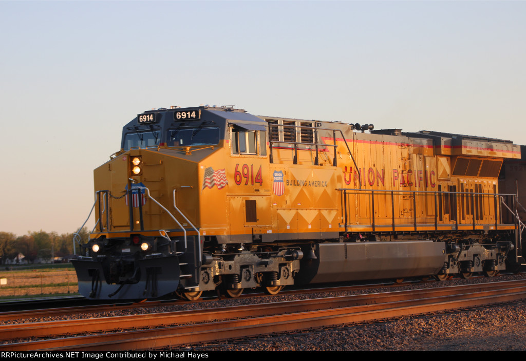 UP Freight Train at CP Airport